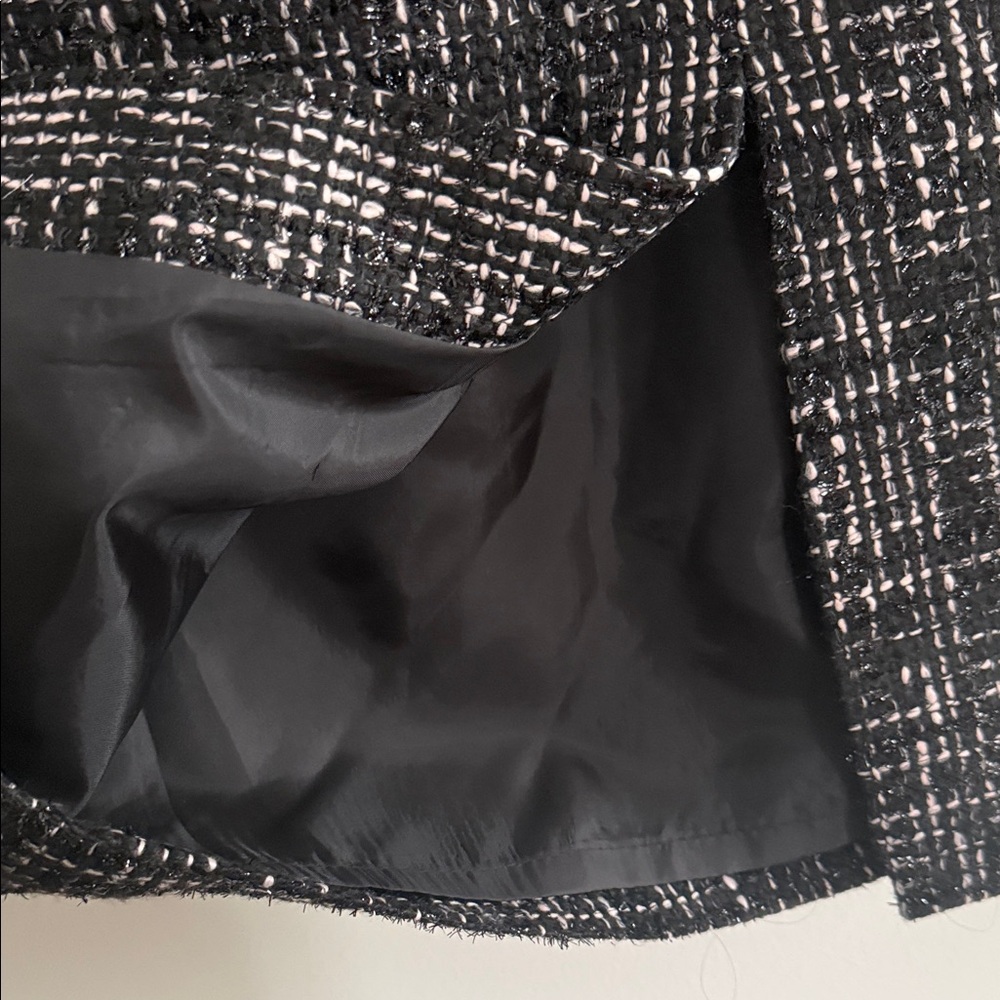 Chic Black Tweed Pencil Skirt - Picture 5 of 8